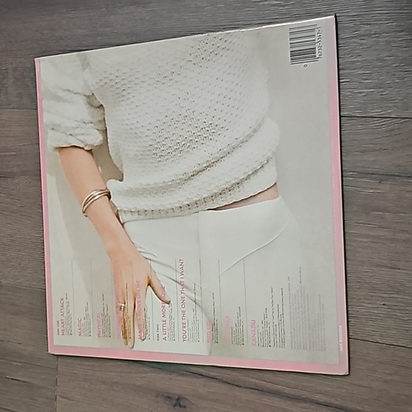 5/$25 Olivia Newton John Olivia's greatest hits volume 2 vinyl record - Picture 2 of 3